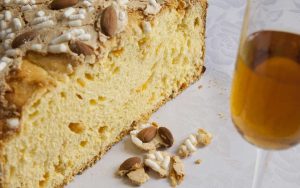 Gli abbinamenti tra vino e colomba pasquale