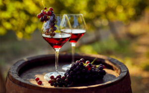 a cosa fa bene il vino rosso e bianco, benefici