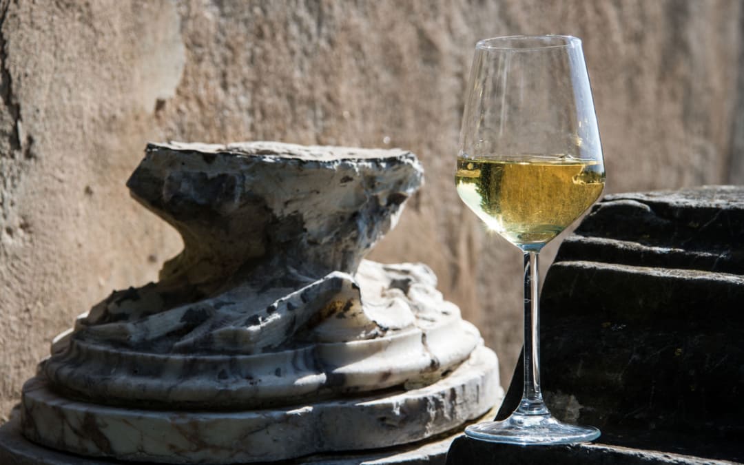 Come bevevano il vino i Romani, i metodi antichi