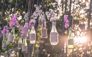 Idee per decorare bottiglie di vetro di vino, riciclo